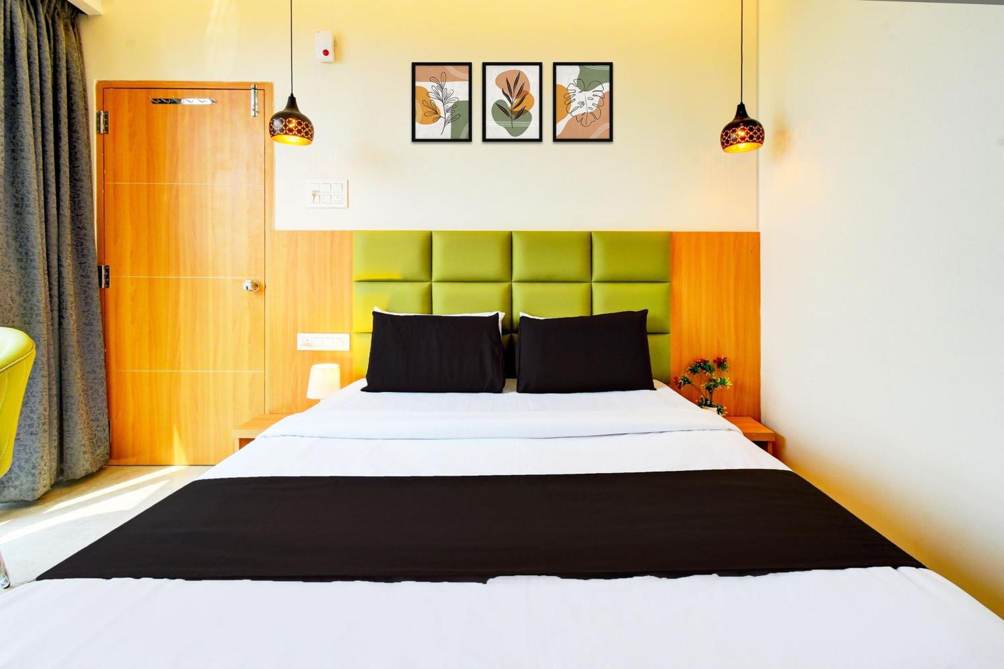 Hotel O Svs Suites Luxury Rooms Trimulgherry Eksteriør bilde